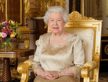 Королева отмечает 93 день рождения!