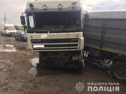 В районе села Усатово столкнулись микроавтобус и фура: четыре человека пострадали