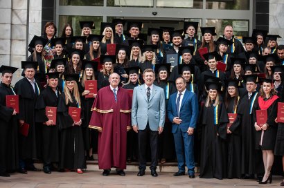 В Одесской Юракадемии вручили дипломы магистрам публичного управления