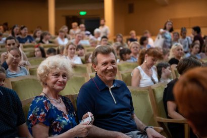 При поддержке Сергея Кивалова маленькие одесситы посетили премьеру «Дюймовочки» в Украинском театре