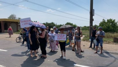 Жители пяти поселков под Одессой синхронно перекрыли пять дорог, ведущих в порт