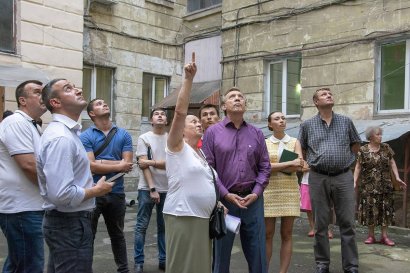 Народный депутат Сергей Кивалов встретился с жителями старых дворов Одессы