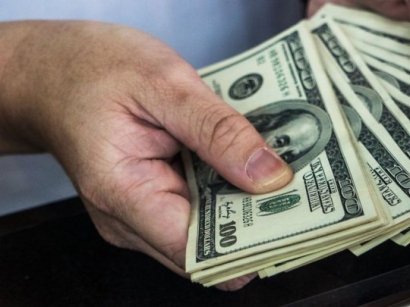 НБУ снизил курс доллара после выборов