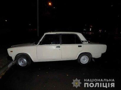В Одесской области фейковые таксисты угрожали своему пассажиру ножом и ограбили его