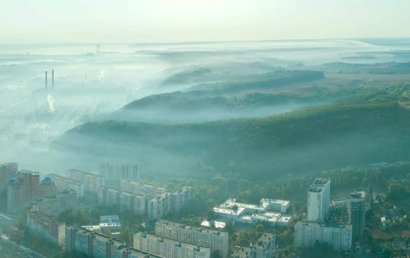 В Киевской области горит стихийная свалка