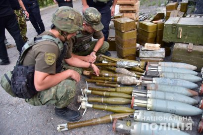 В Донбассе три добробата сдали оружие Нацполиции