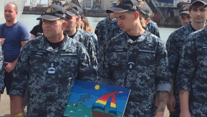 Освобожденные моряки и политзаключенные получили новые документы