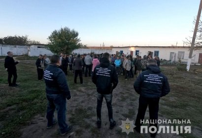 Полиция освободила около 30 человек, удерживаемых в рабстве под Одессой (фото, видео)