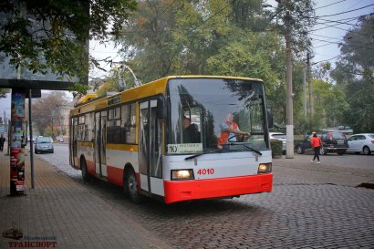 В Одессе запустили на линию первый электробус с динамической подзарядкой