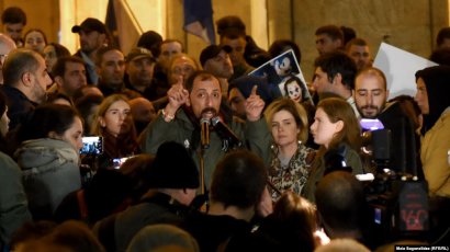 В Грузии протесты: Оппозиция требует досрочных выборов и отставки премьера Гахарии