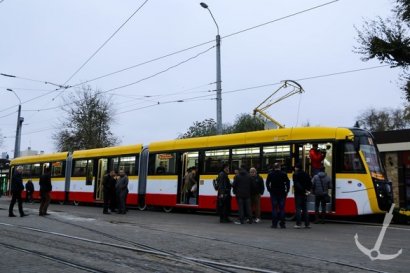 В Одессе впервые вышел на маршрут новый трехсекционный трамвай 