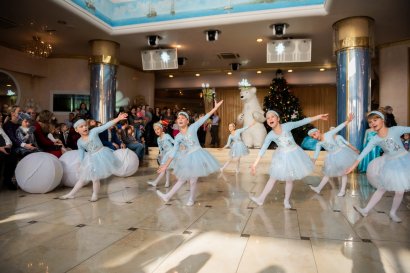 Одесская Юракадемия поздравила с Новым годом более 1500 детей сотрудников и преподавателей