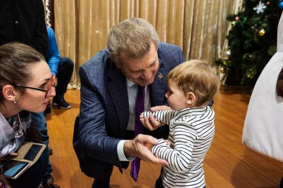 Новогодний подарок Украинской морской партии Сергея Кивалова  маленьким одесситам