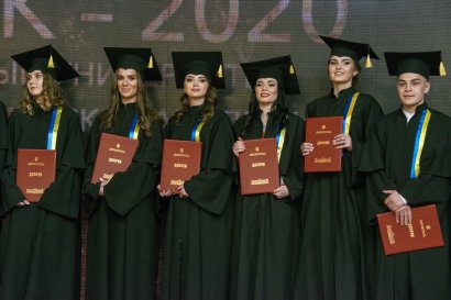 Выпускникам Одесской Юракадемии торжественно вручили дипломы магистров 
