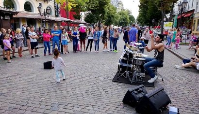 В горсовете собираются убрать уличных музыкантов из центра Одессы и не портить имидж города