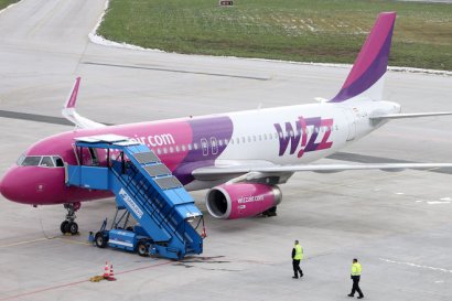 Wizz Air уволил тысячу сотрудников, а оставшимся урежет зарплаты