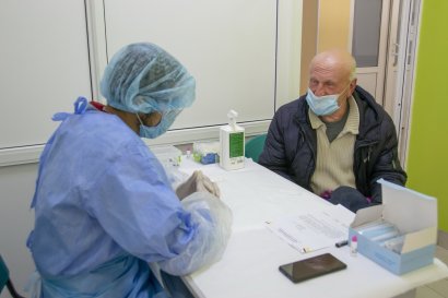 В университетской клинике Международного гуманитарного университета одесситы проходят бесплатное тестирование на COVID-19