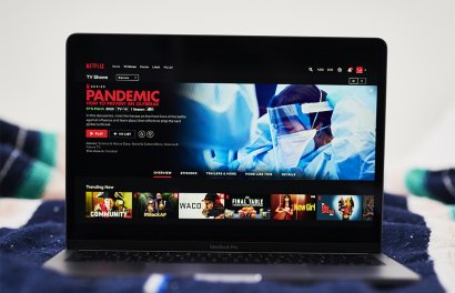 Как карантин привел Netflix к рекордному росту прибыли и подписчиков