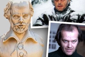 Автор полтавского Шекспира Ярослав Шкарупа рассказал СМИ, что он сделал с драматургом за семь дней: "Вообще кайф. Я очень люблю работать над людьми. Сейчас больше заказов на мультяшные скульптуры, на всякие клумбы, гномиков, слонят, но это уже надоело. А вот над людьми – это реально кайф"